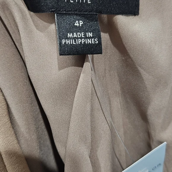 “NWT • Ann Taylor • career blazer • nude/beige • size 4P - Picture 5 of 9